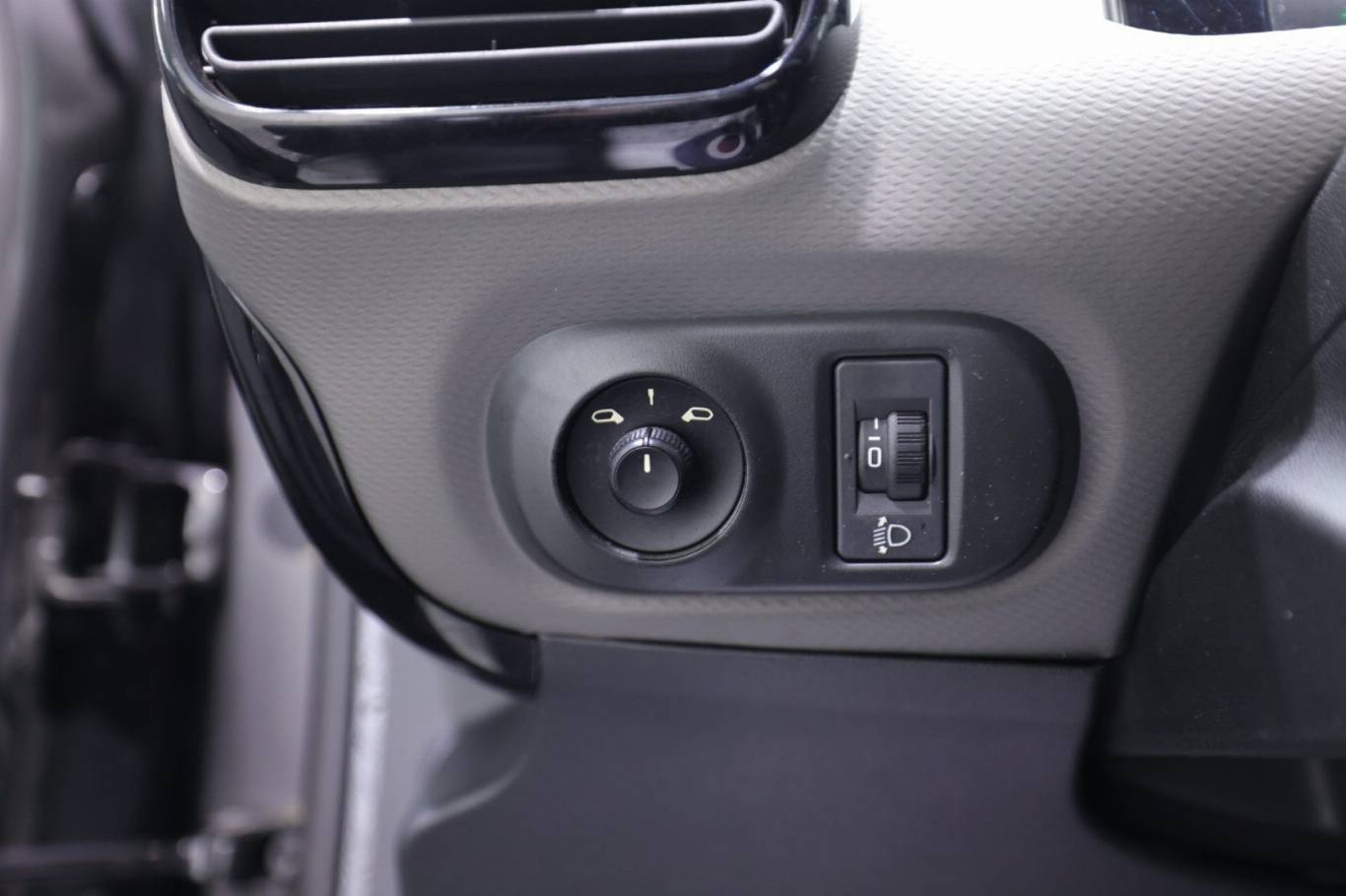 CITROEN C4 Cactus 23