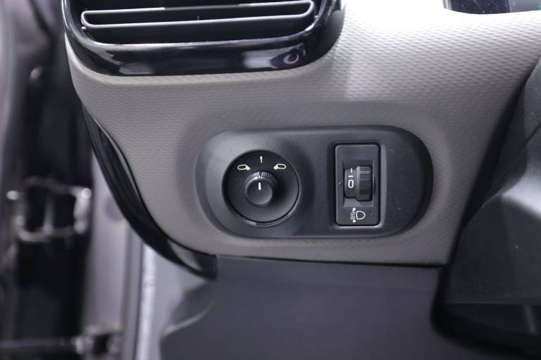 CITROEN C4 Cactus 23