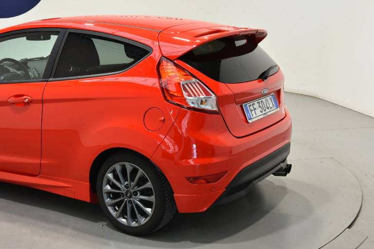 FORD Fiesta 16