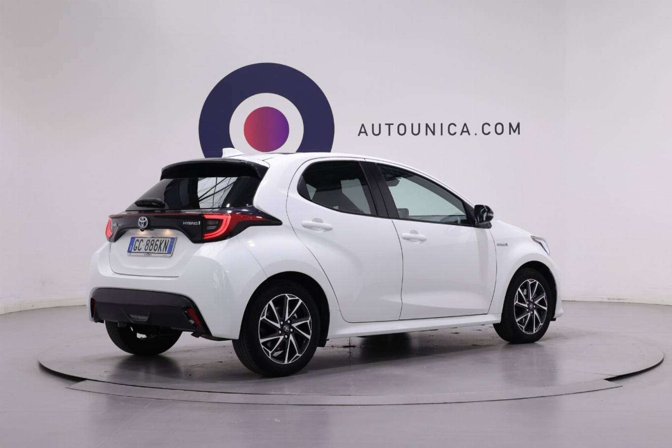 TOYOTA Yaris 15