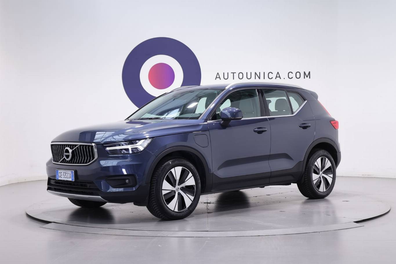 VOLVO XC40 1