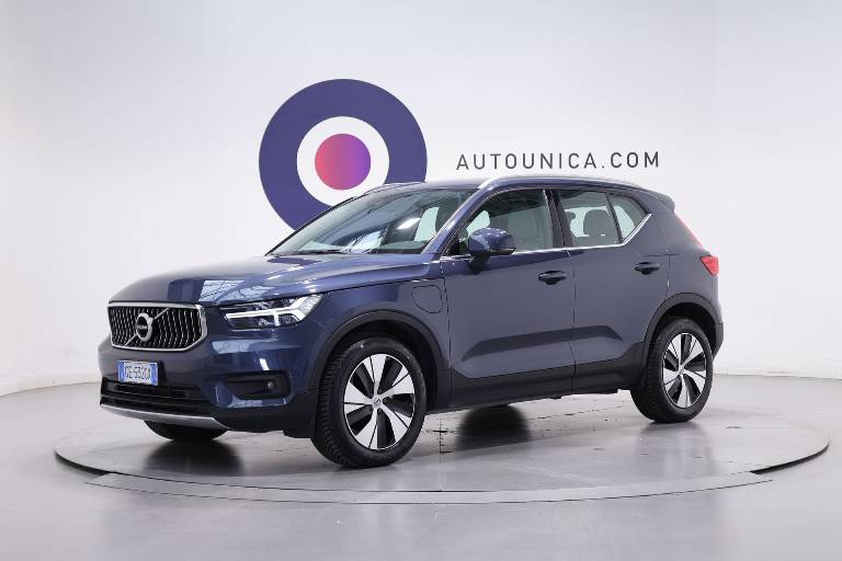 VOLVO XC40 1