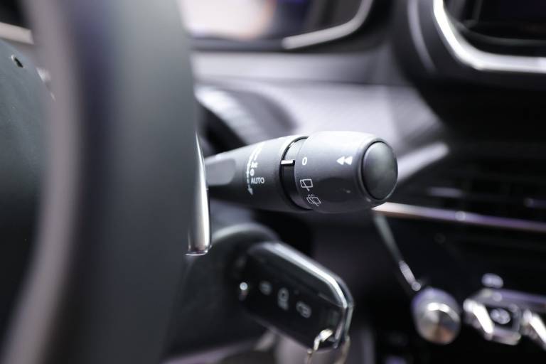 PEUGEOT 2008 24