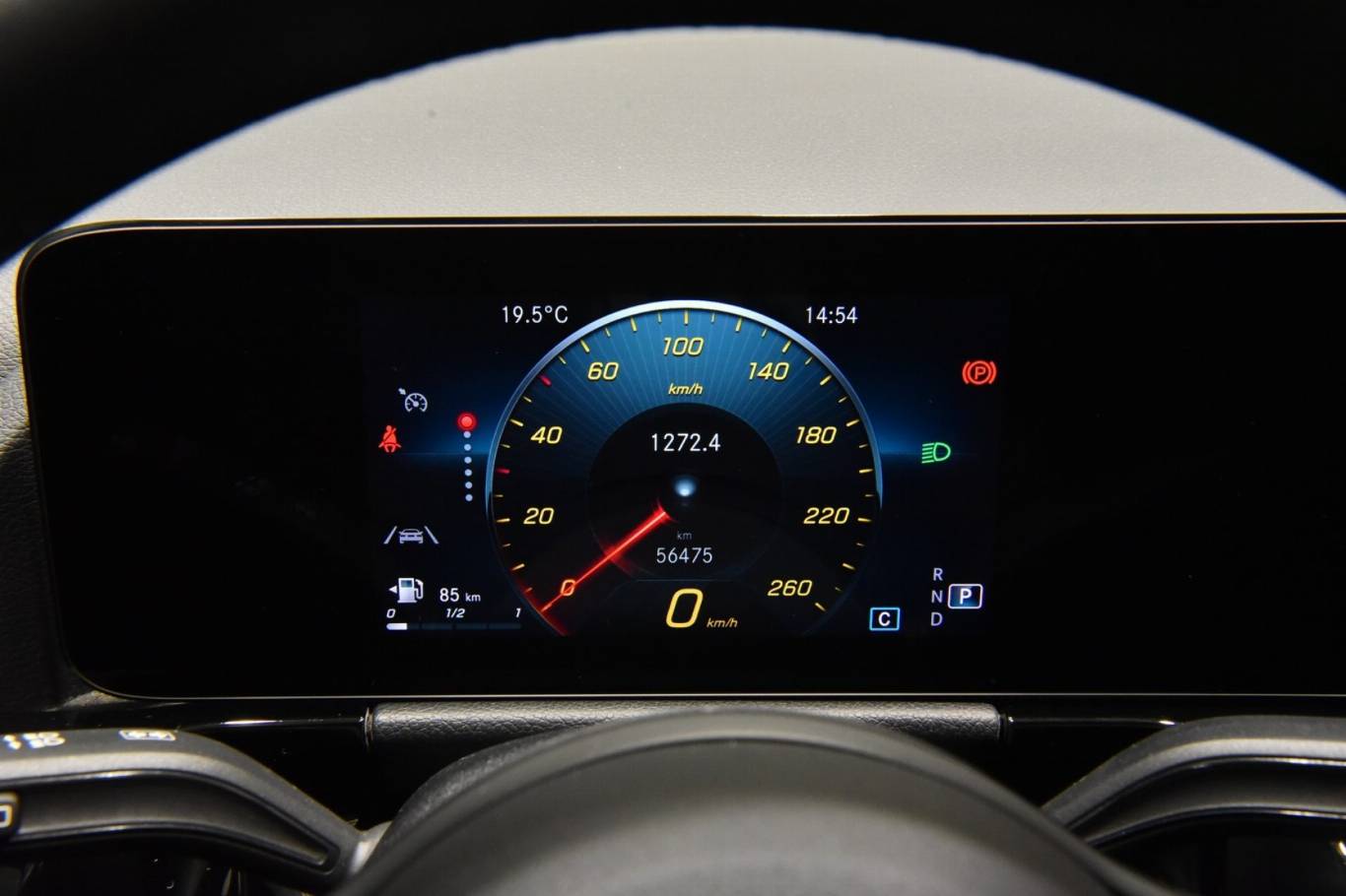 MERCEDES-BENZ GLA 180 5