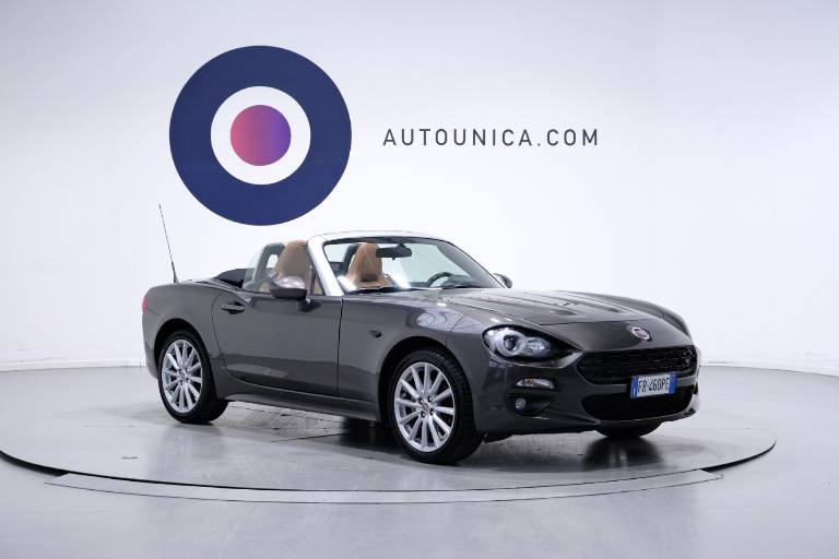 FIAT 124 Spider 3