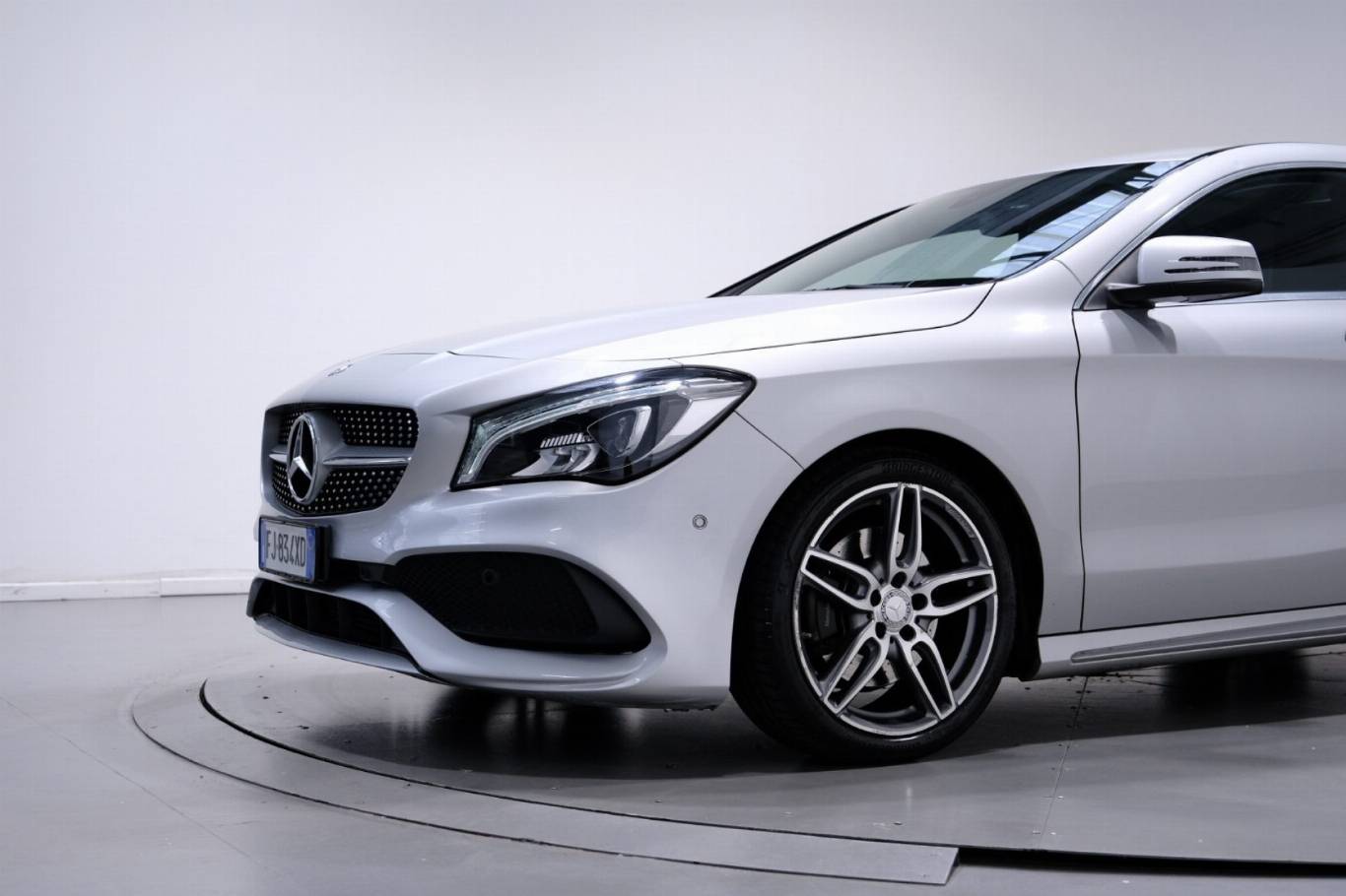 MERCEDES-BENZ CLA 220 51