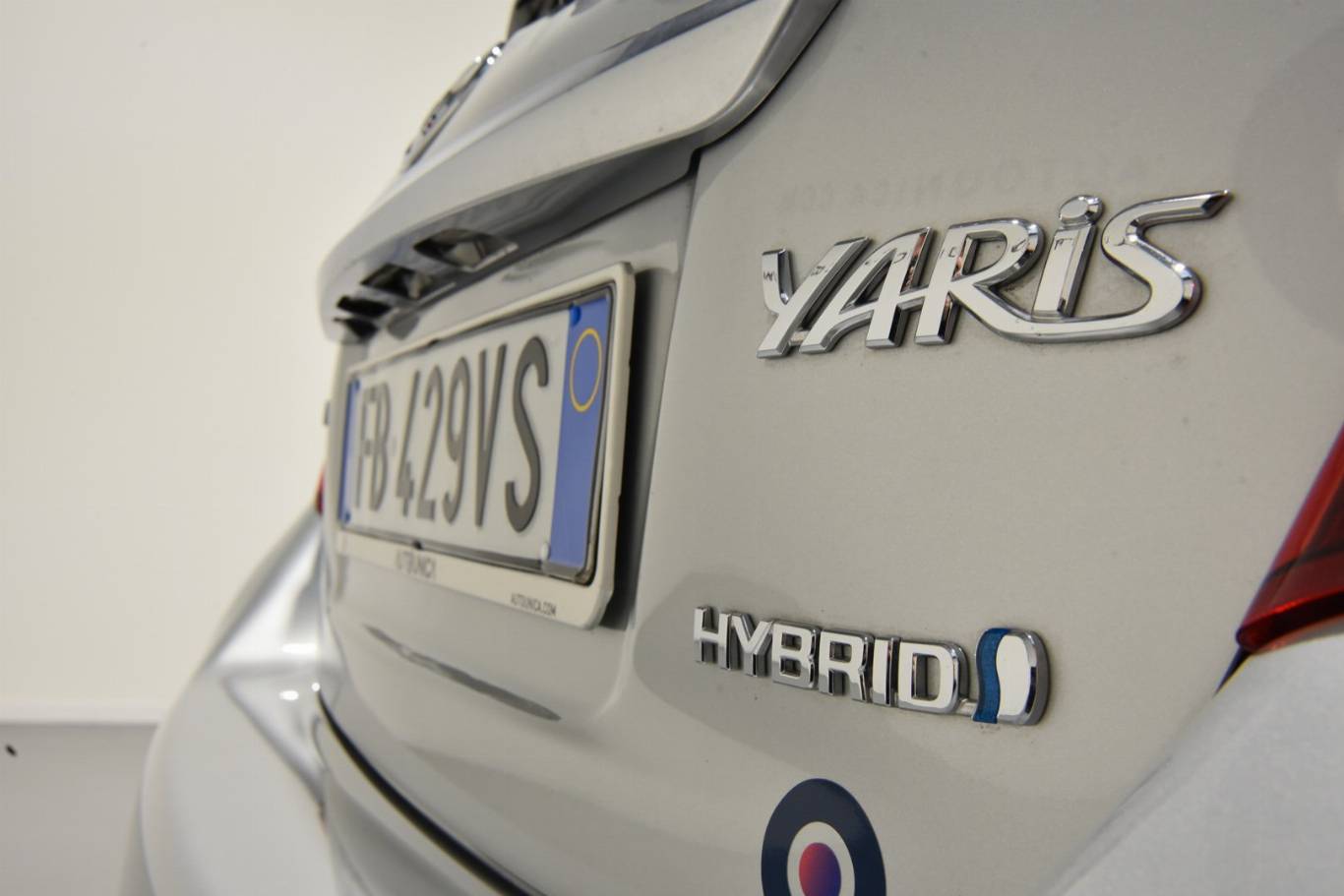 TOYOTA Yaris 54