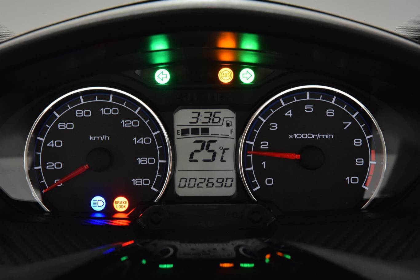 SUZUKI Burgman AN 400 9