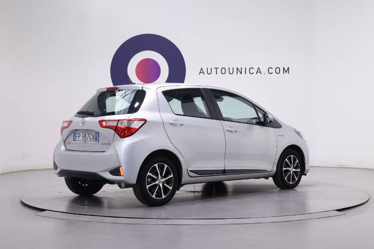 TOYOTA Yaris 14