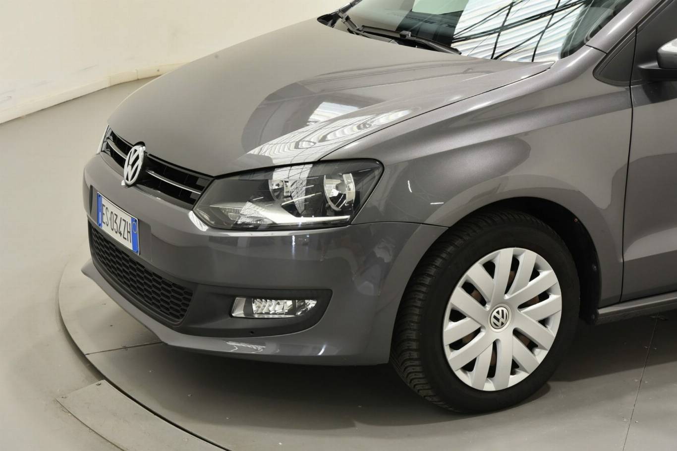 VOLKSWAGEN Polo 15