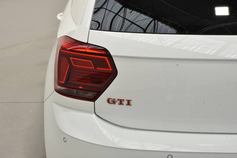 VOLKSWAGEN Polo GTI 33