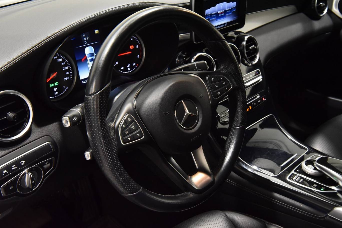 MERCEDES-BENZ GLC 250 16
