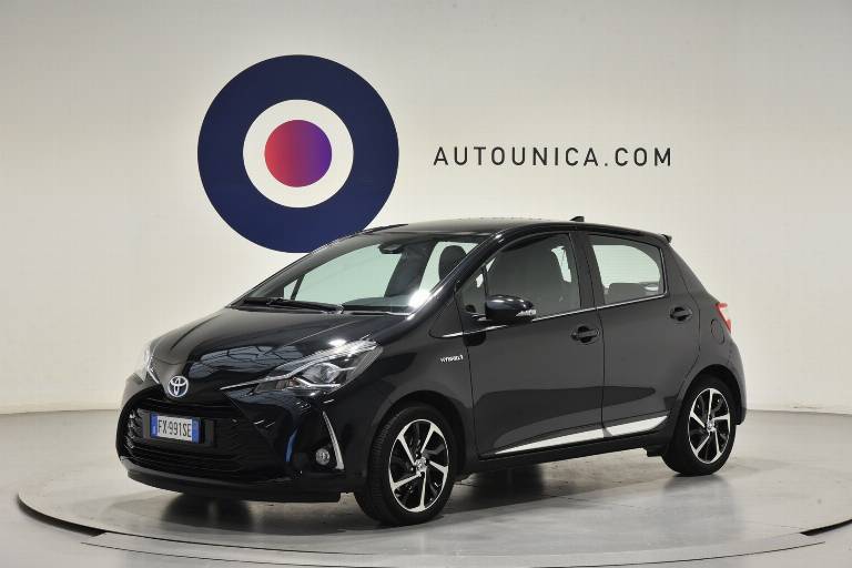 TOYOTA Yaris 1
