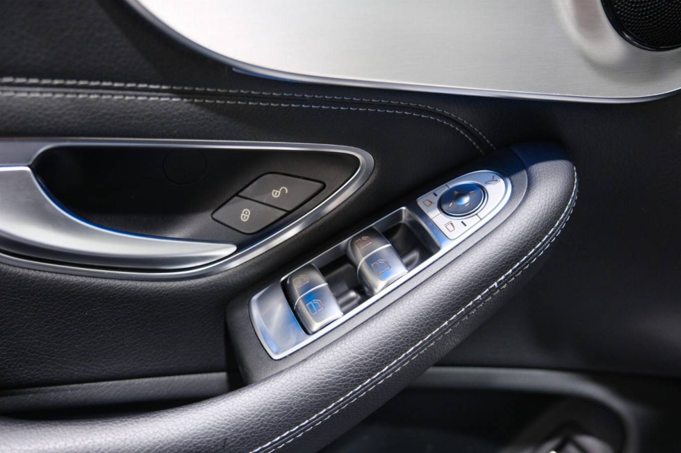 MERCEDES-BENZ C 220 40