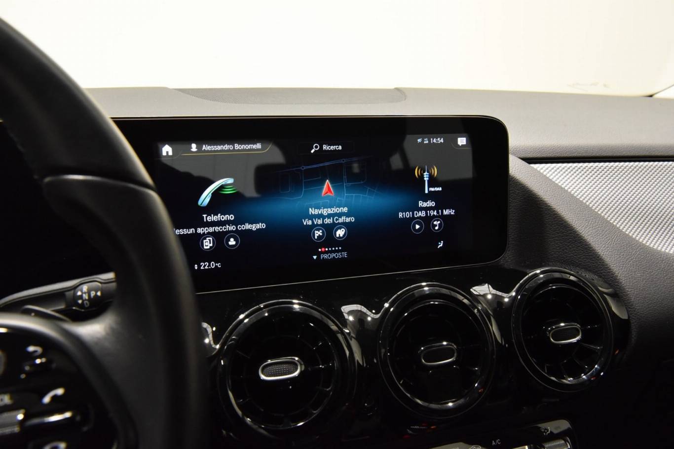 MERCEDES-BENZ GLA 180 6