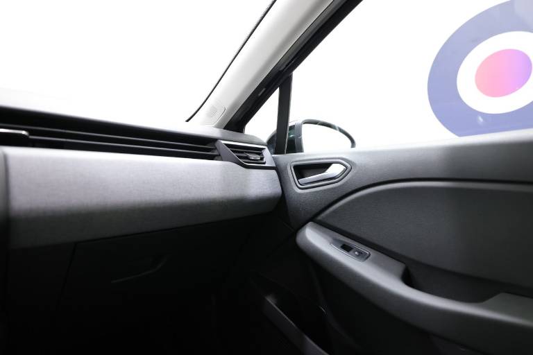RENAULT Clio 30