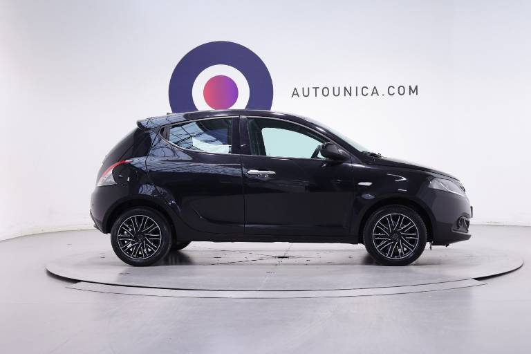 LANCIA Ypsilon 4