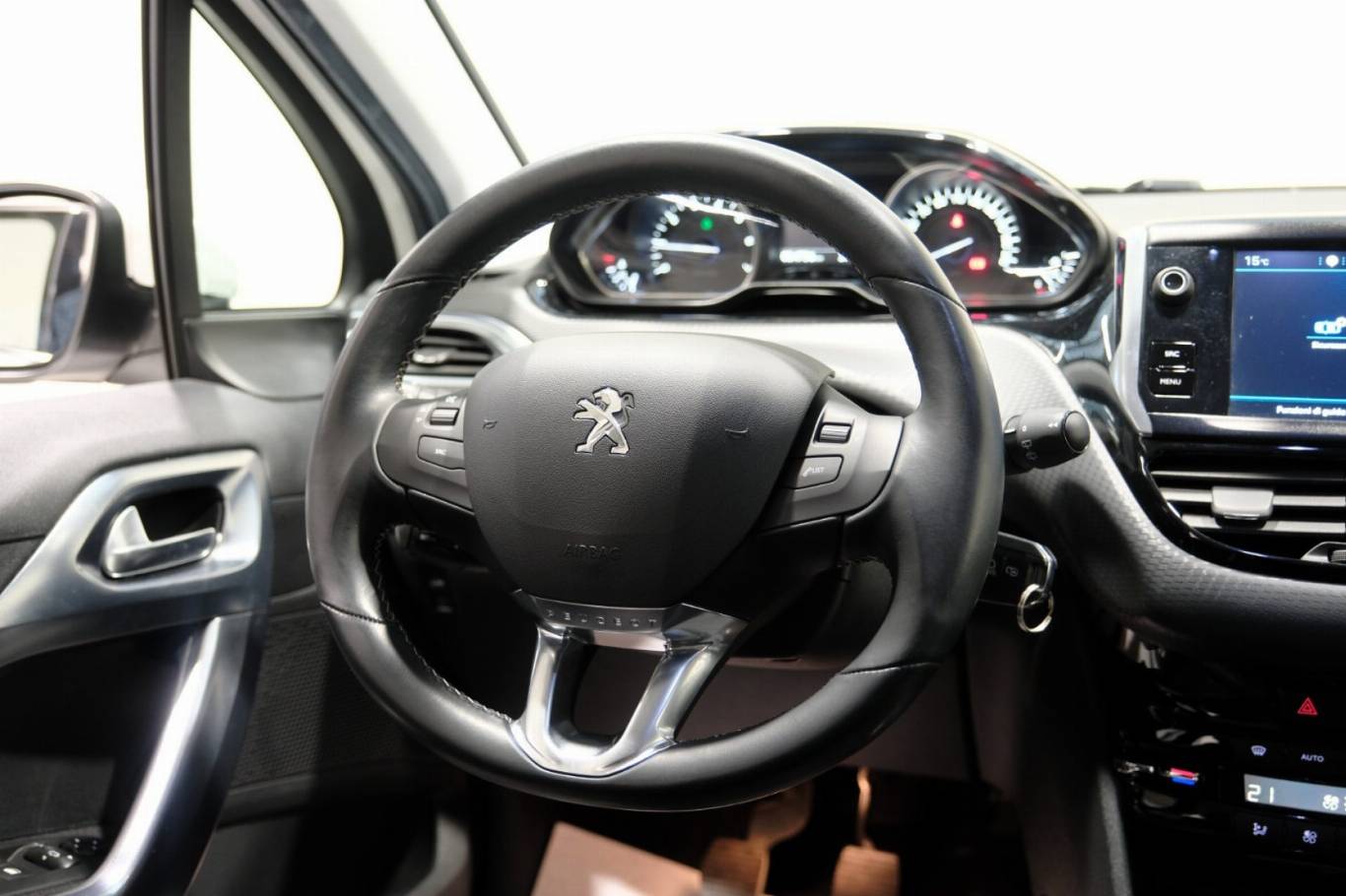 PEUGEOT 2008 38