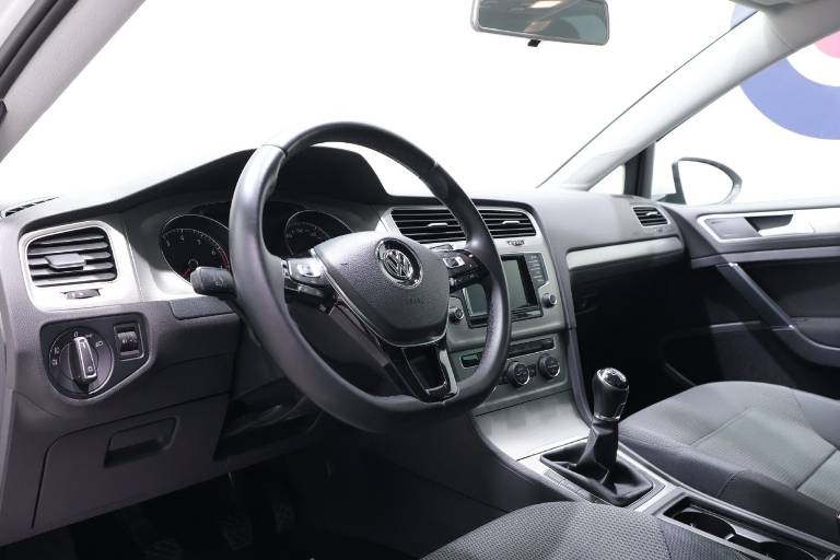 VOLKSWAGEN Golf 5