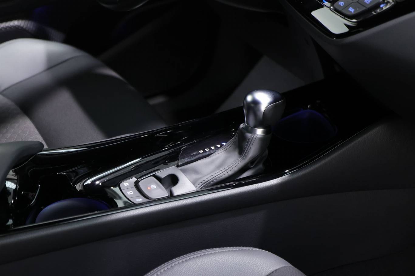 TOYOTA C-HR 48