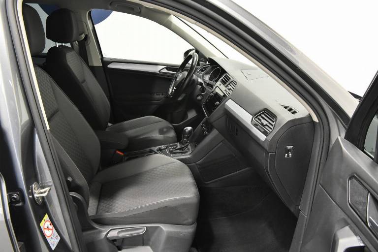 VOLKSWAGEN Tiguan 21