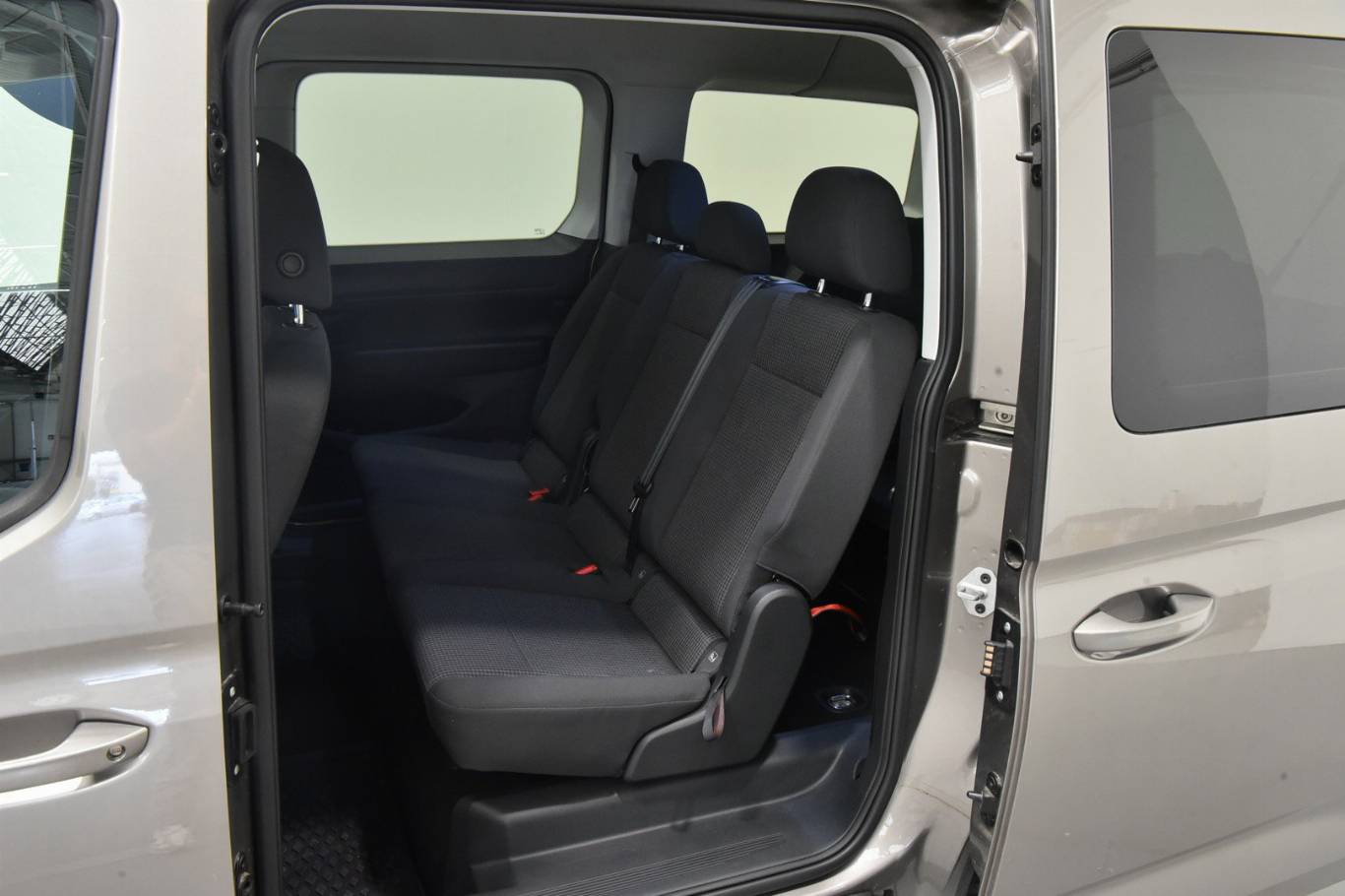 VOLKSWAGEN Caddy 13