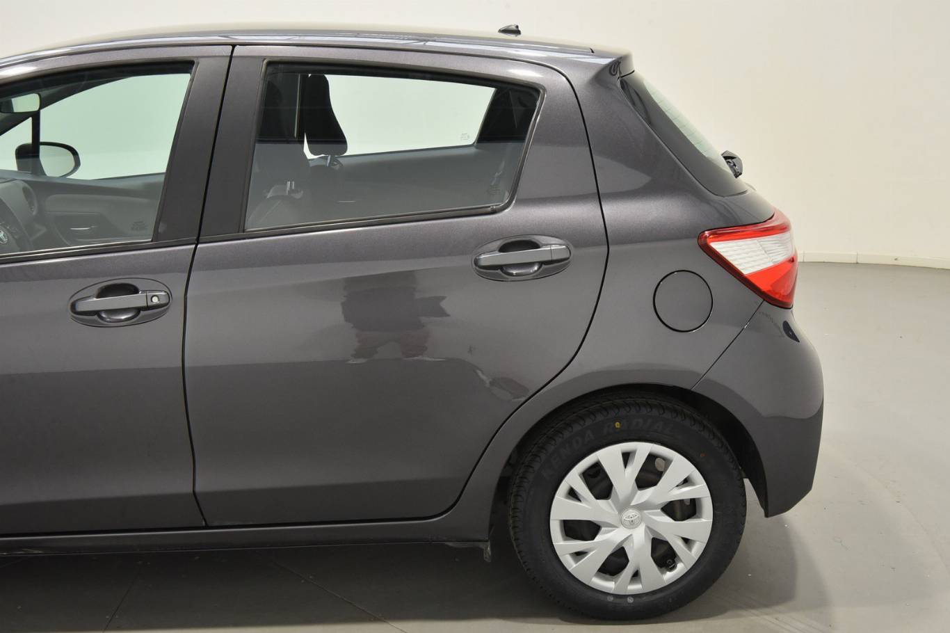 TOYOTA Yaris 44