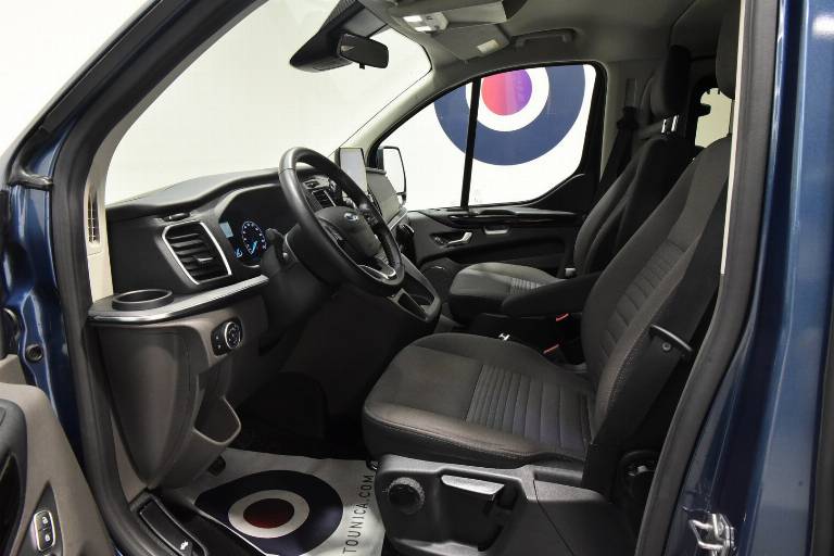 FORD Tourneo Custom 4