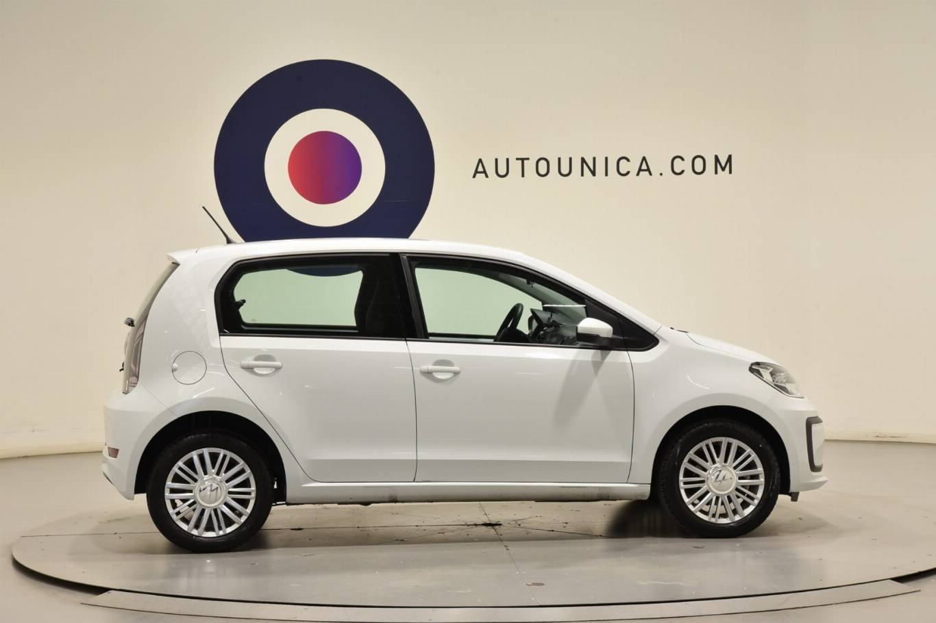 VOLKSWAGEN Up! 7