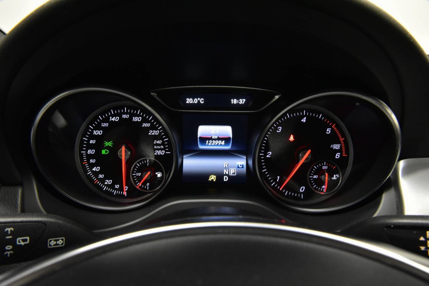 MERCEDES-BENZ CLA 220 47