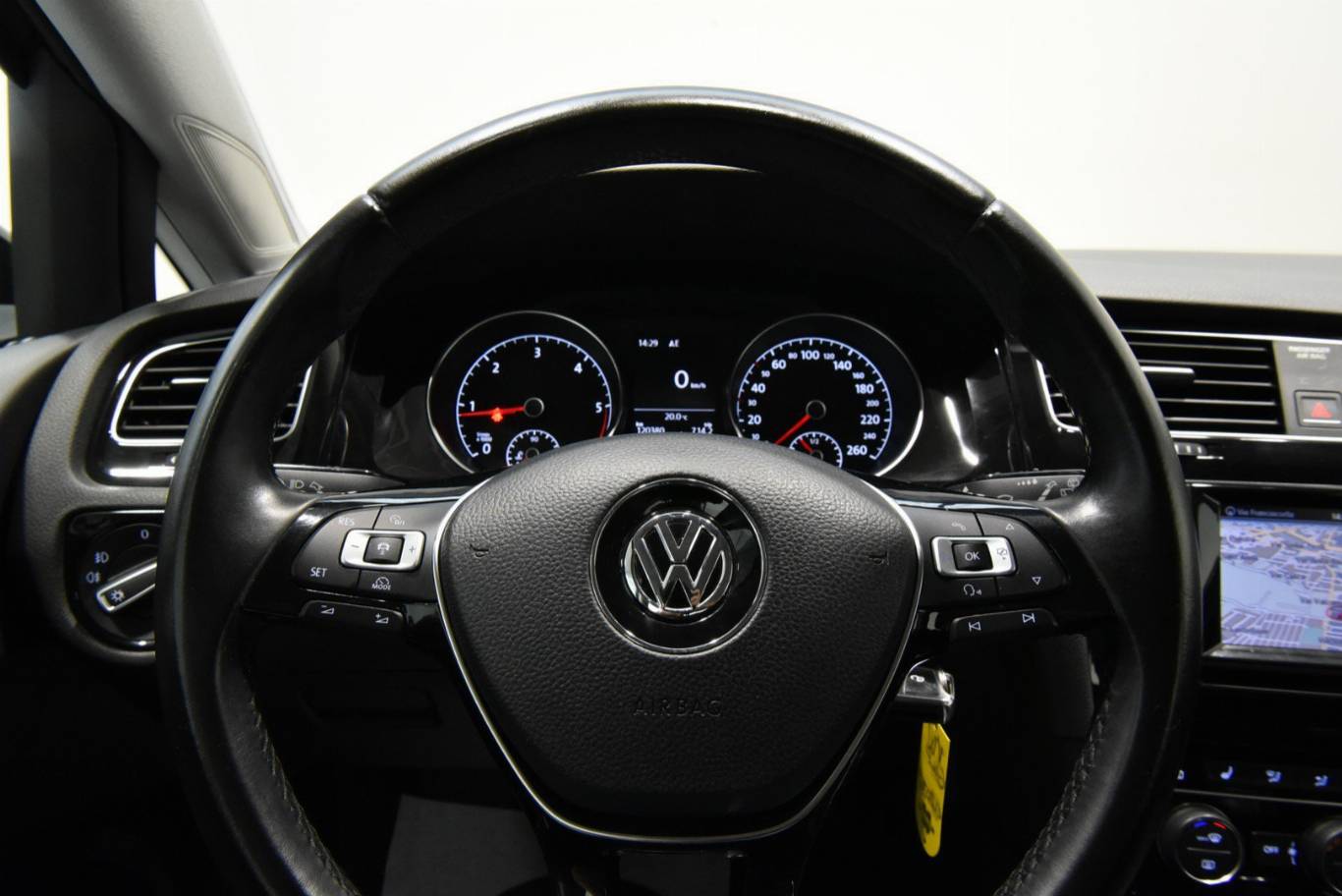 VOLKSWAGEN Golf 35