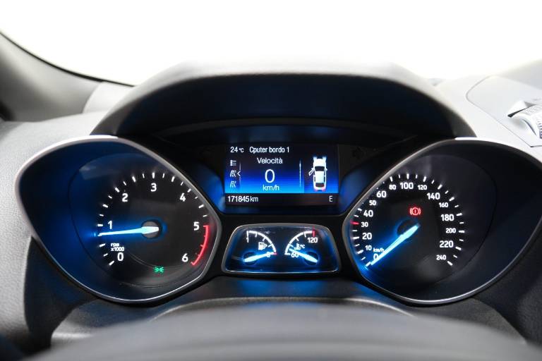 FORD Kuga 8