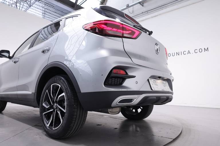 MG ZS 46