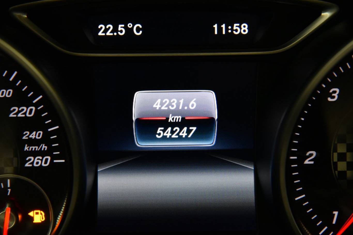 MERCEDES-BENZ A 180 24