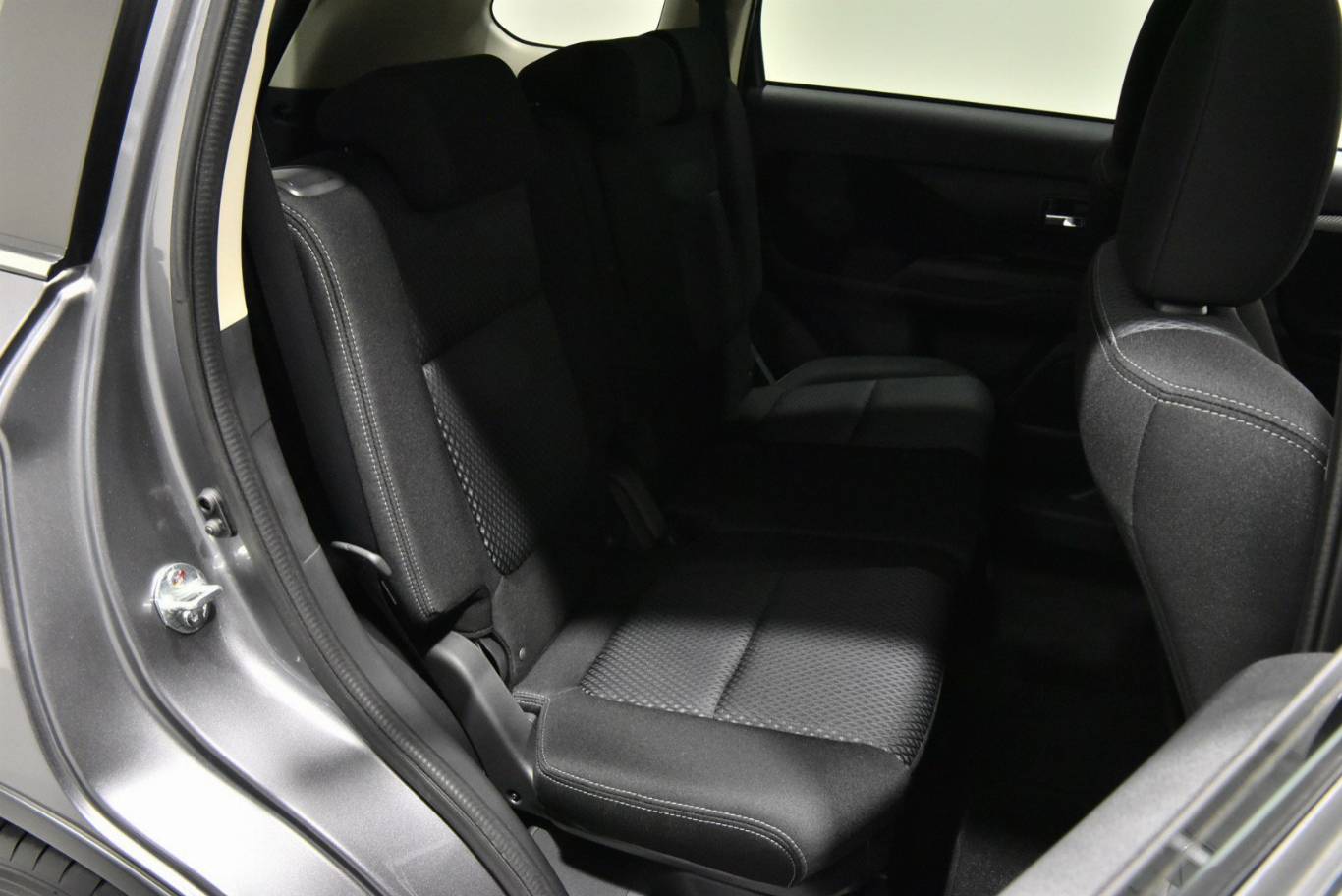 MITSUBISHI Outlander 37