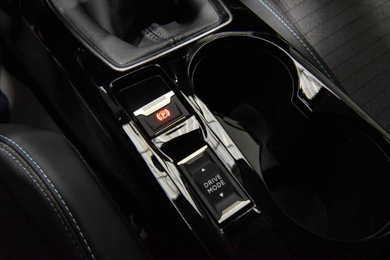 PEUGEOT 208 20
