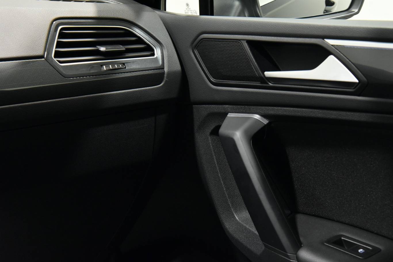 VOLKSWAGEN Tiguan 39