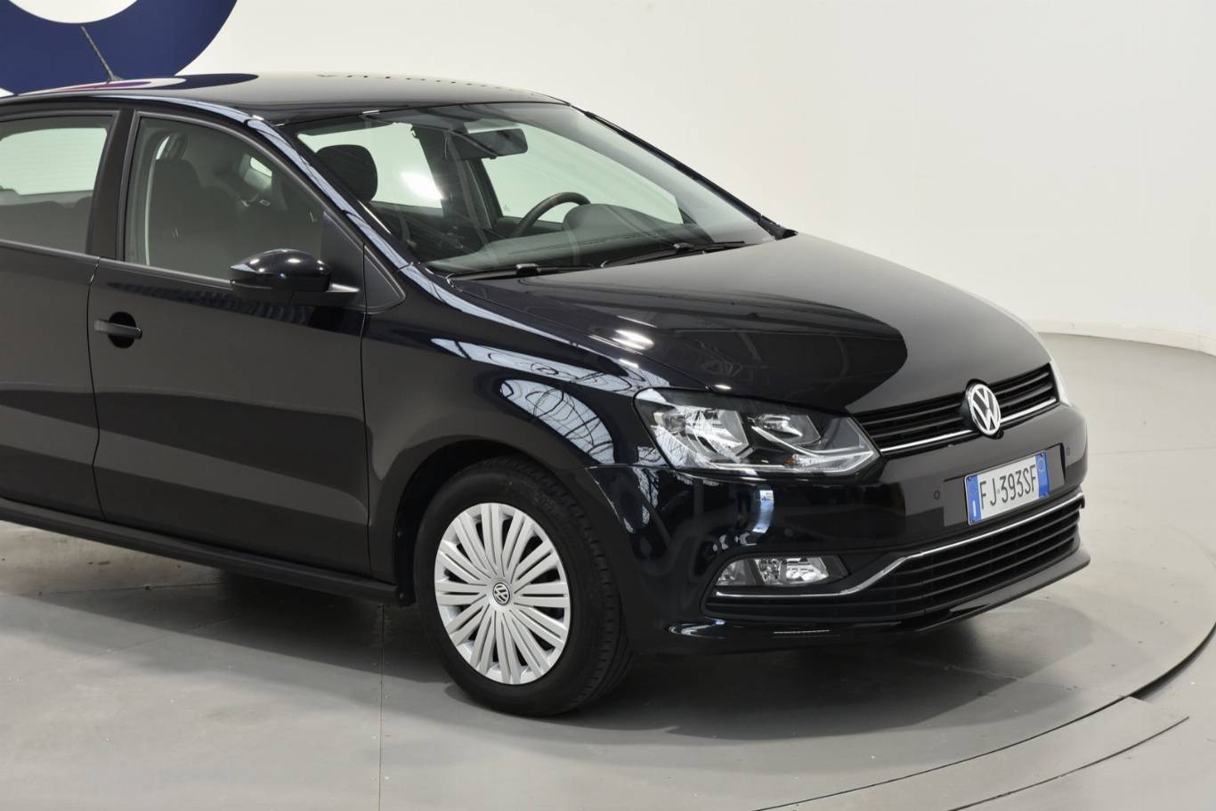 VOLKSWAGEN Polo 16