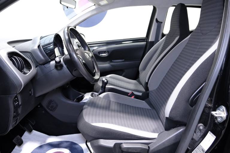 TOYOTA Aygo 18