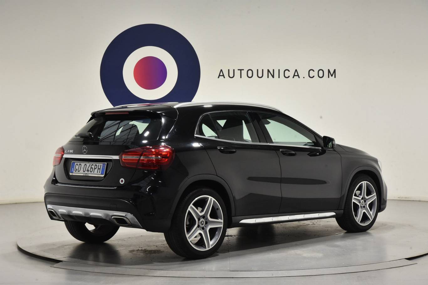 MERCEDES-BENZ GLA 180 30