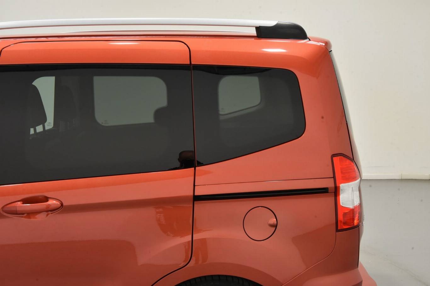 FORD Tourneo Courier 46