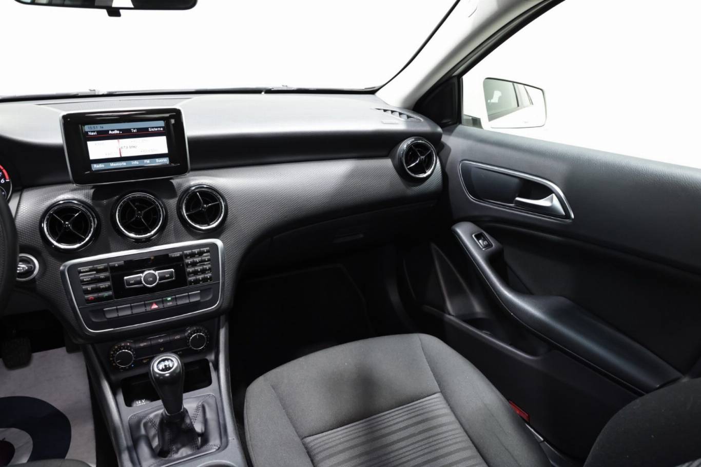 MERCEDES-BENZ A 180 33