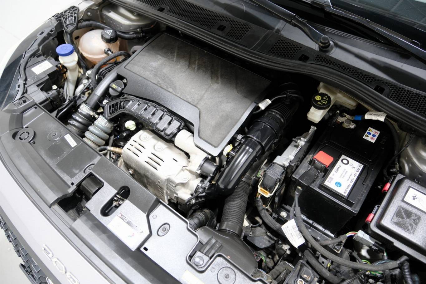 PEUGEOT 208 60