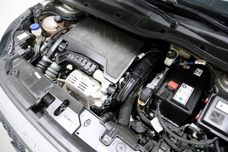 PEUGEOT 208 60