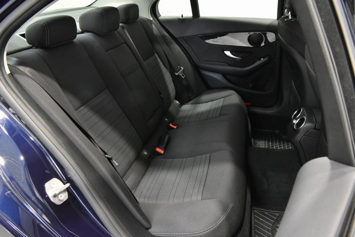 MERCEDES-BENZ C 220 48