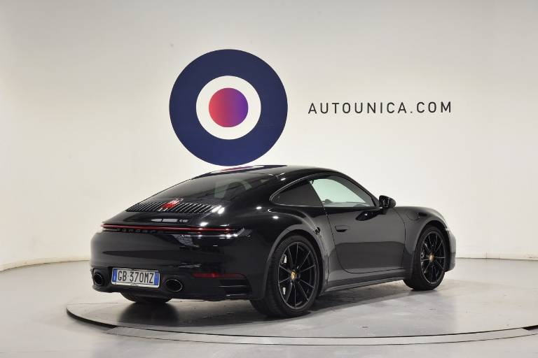 PORSCHE 911 8
