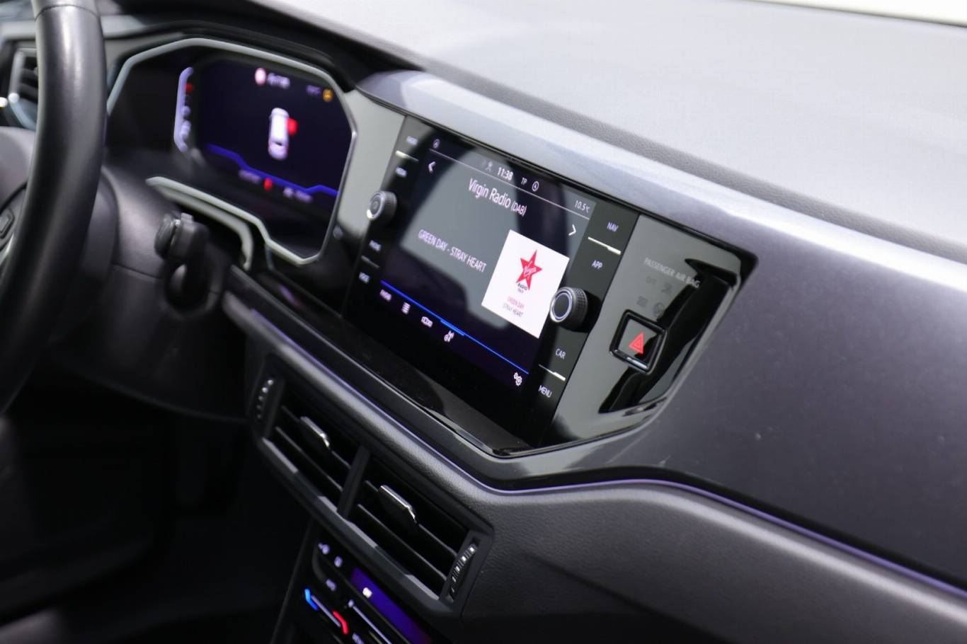 VOLKSWAGEN Polo 47