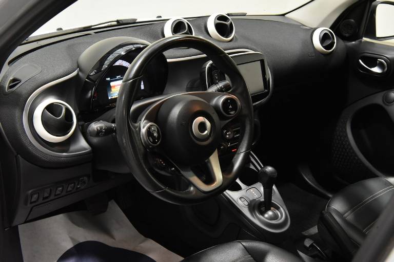 SMART ForFour 3