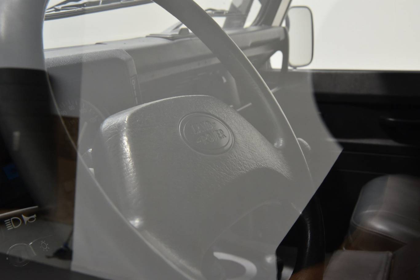 LAND ROVER Defender 61