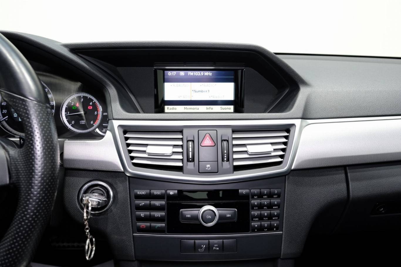 MERCEDES-BENZ E 250 27